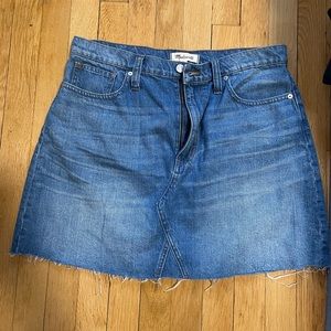 Madewell denim miniskirt size 31